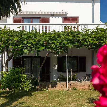 Double 17010a Gæstehus Njivice